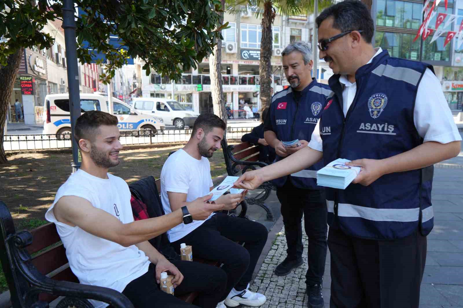 Polisten vatandaşlara ’yasa dışı bahis’ ve ’dolandırıcılık’ bilgilendirmesi
