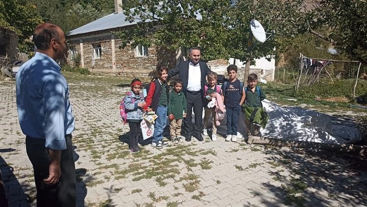 Hakkari Müftüsü Okuş köyleri ziyaret etti
