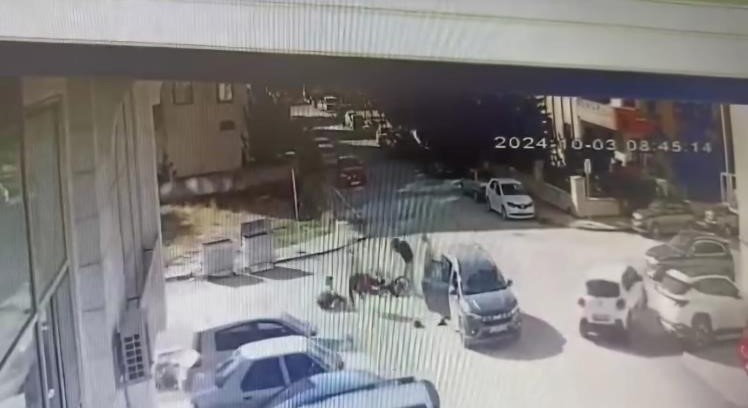 Elazığ’da motosiklet ile otomobilin çarpışma anı kamerada
