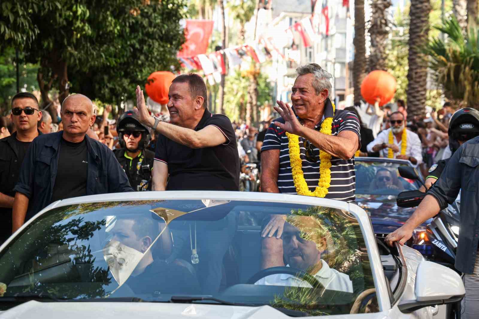  Altın Portakal Film Festivali  geleneksel kortejiyle başladı
