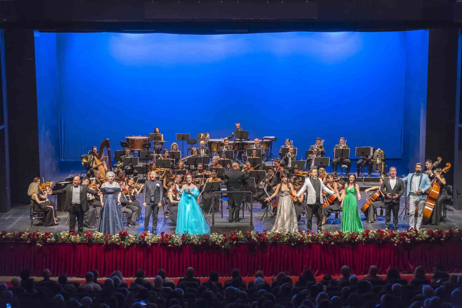 Yeni sanat sezonu  Gala Konser  ile başladı
