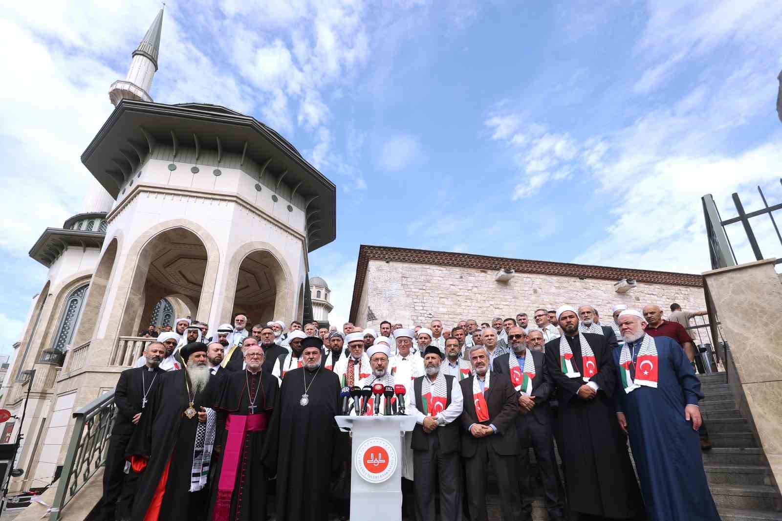 Diyanet İşleri Başkanı Erbaş’tan  Barışa Çağrı  açıklaması
