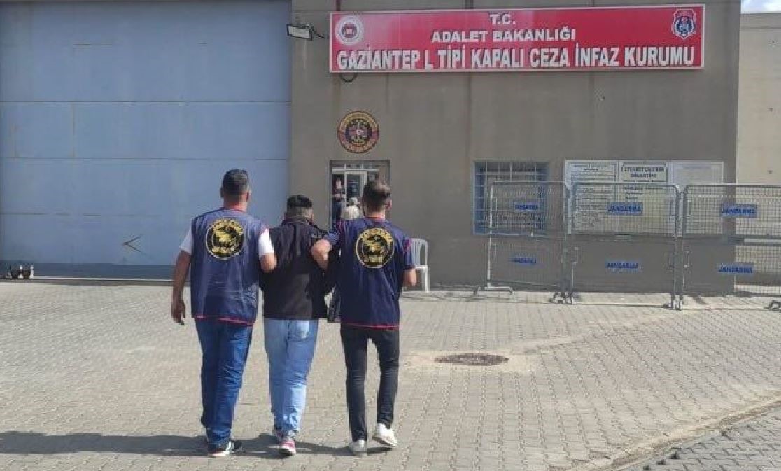 Kesinleşmiş hapis cezası bulunan 2 şüpheliyi jandarma yakaladı
