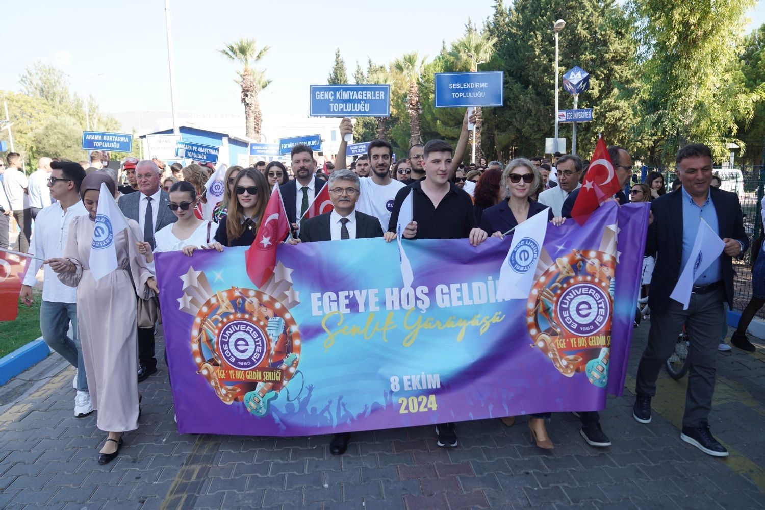 Egeli öğrenciler yeni akademik yıla şenlikle “Merhaba” dedi
