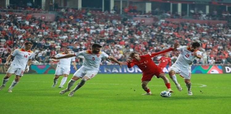 UEFA Uluslar Ligi: Türkiye: 0 - Karadağ: 0 (İlk yarı)