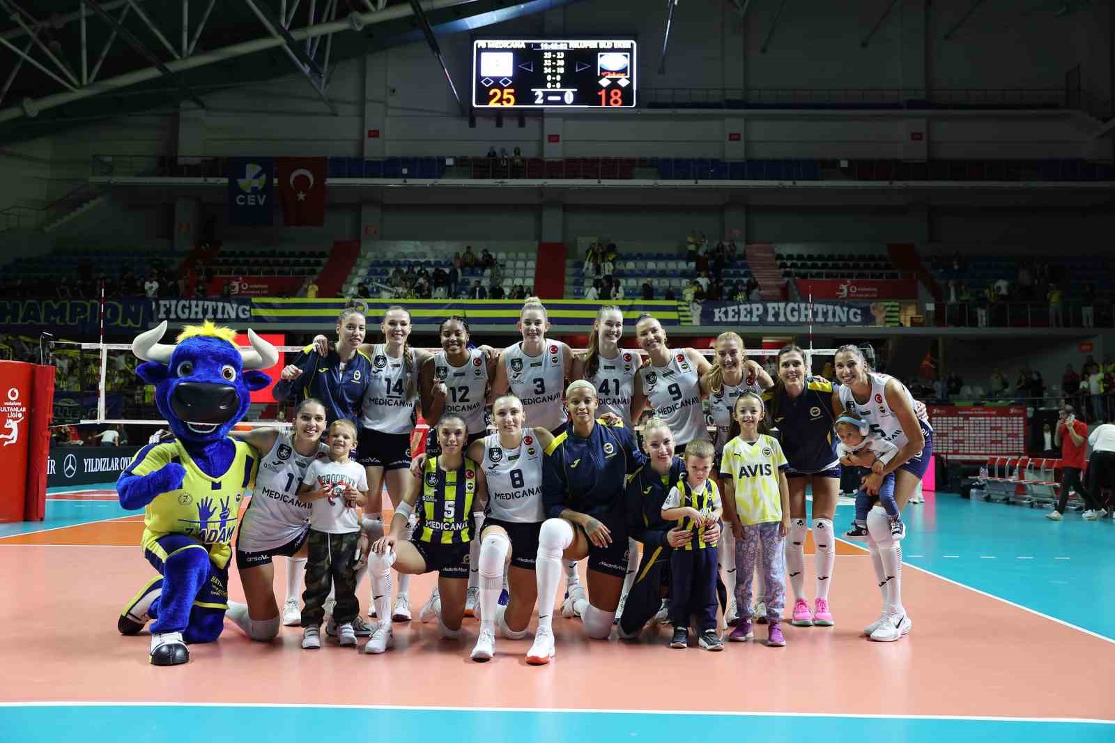 Sultanlar Ligi: Fenerbahçe: 3 - Nilüfer Belediyespor: 0
