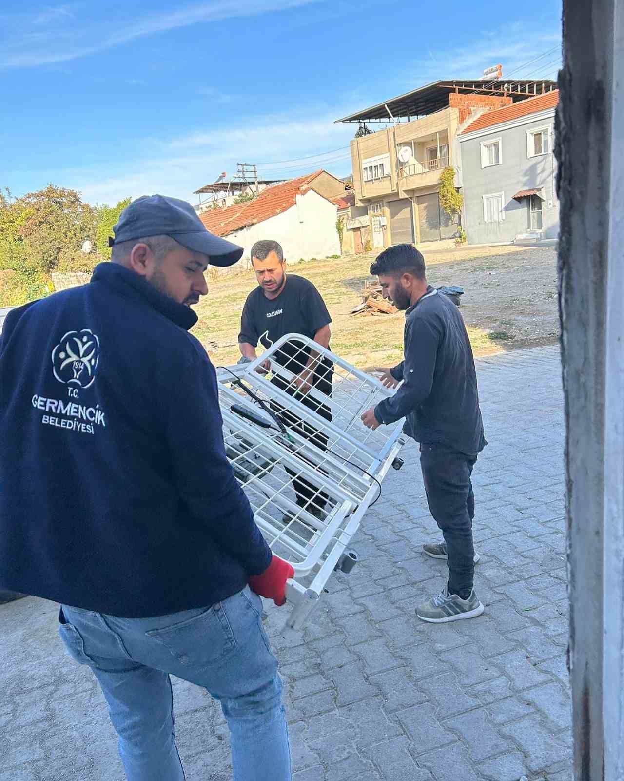 Germencik’te ikinci el eşyalar, ihtiyaç sahiplerine ulaştırılıyor
