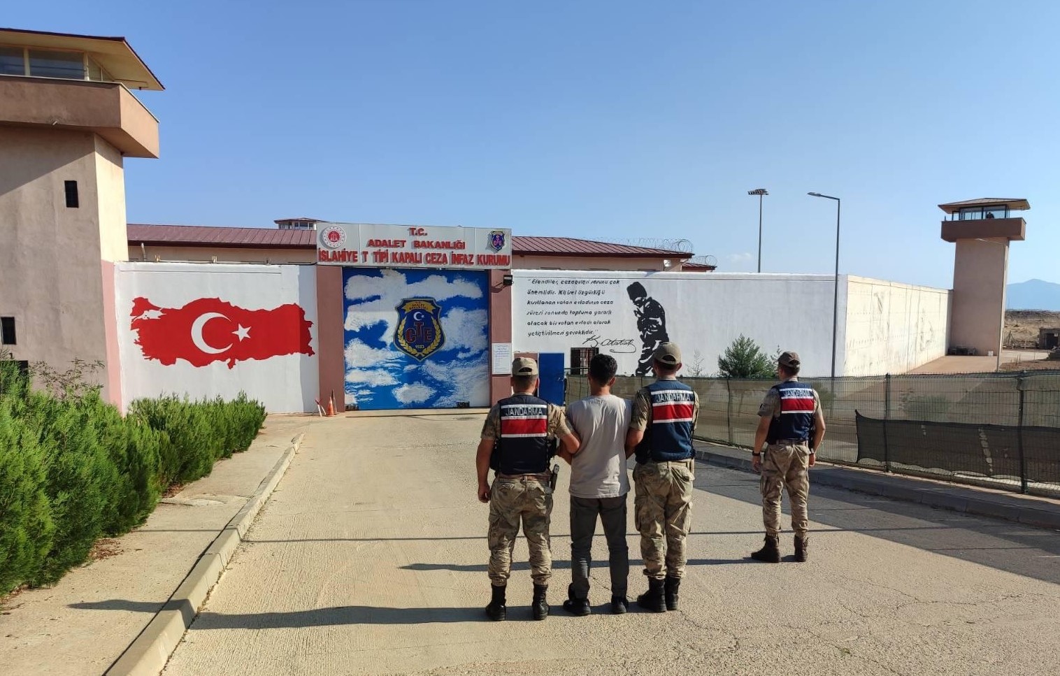 Gaziantep’te terör sempatizanına jandarma baskını
