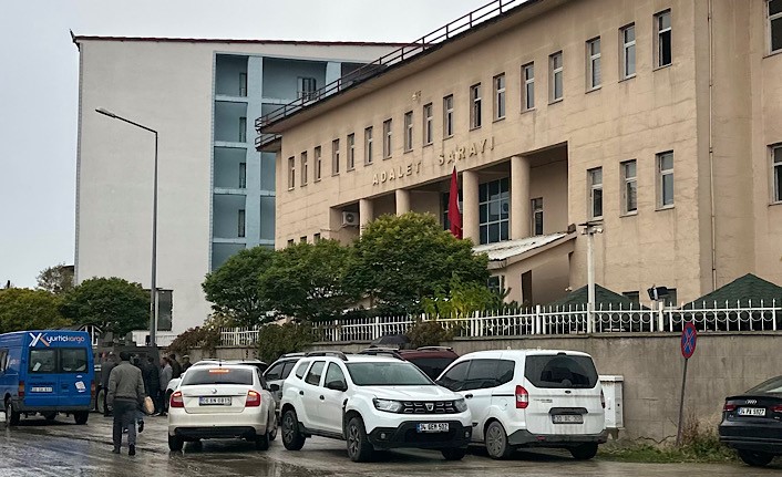 Yüksekova’da evrakta sahtecilik operasyonunda gözaltına alınan 16 kişiden 5’i tutuklandı
