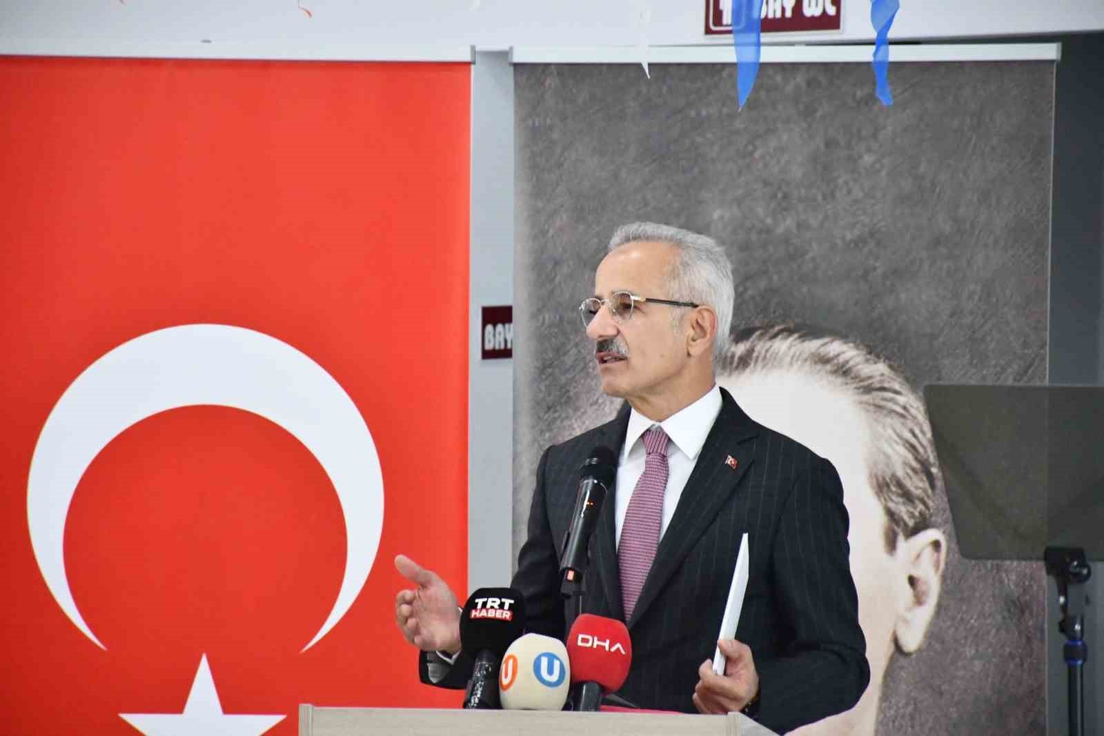 “Bakan Uraloğlu:  22 yılda 277 milyar doların üstünde yatırım gerçekleştirdik”
