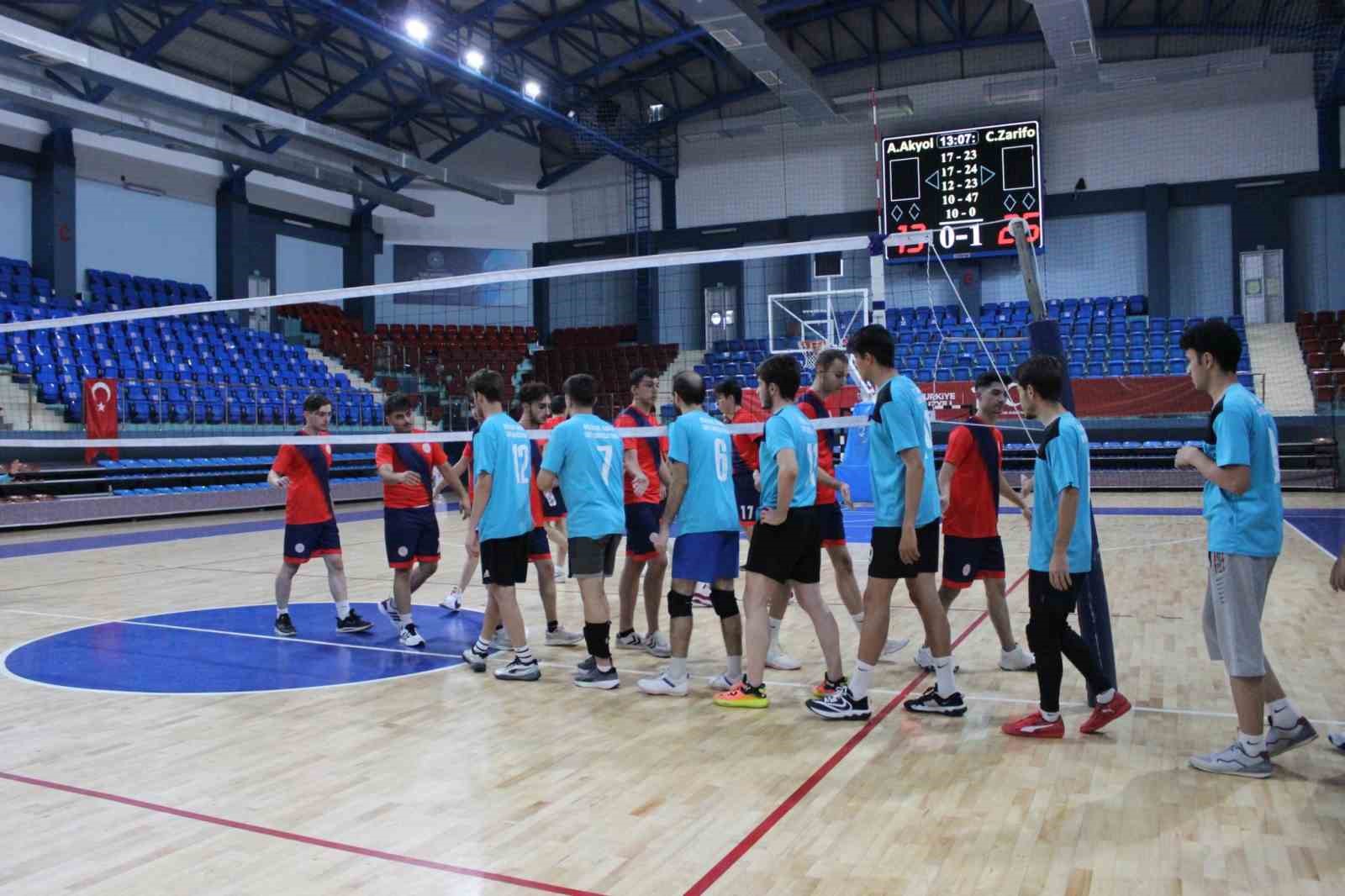 Yurtlar arası voleybol şampiyonası başladı
