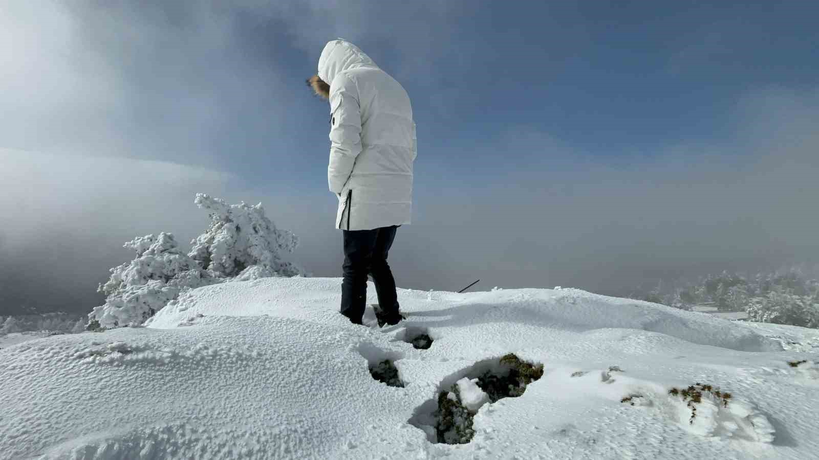 Bolu’nun yükseklerinde kar kalınlığı 15 santimetreye ulaştı
