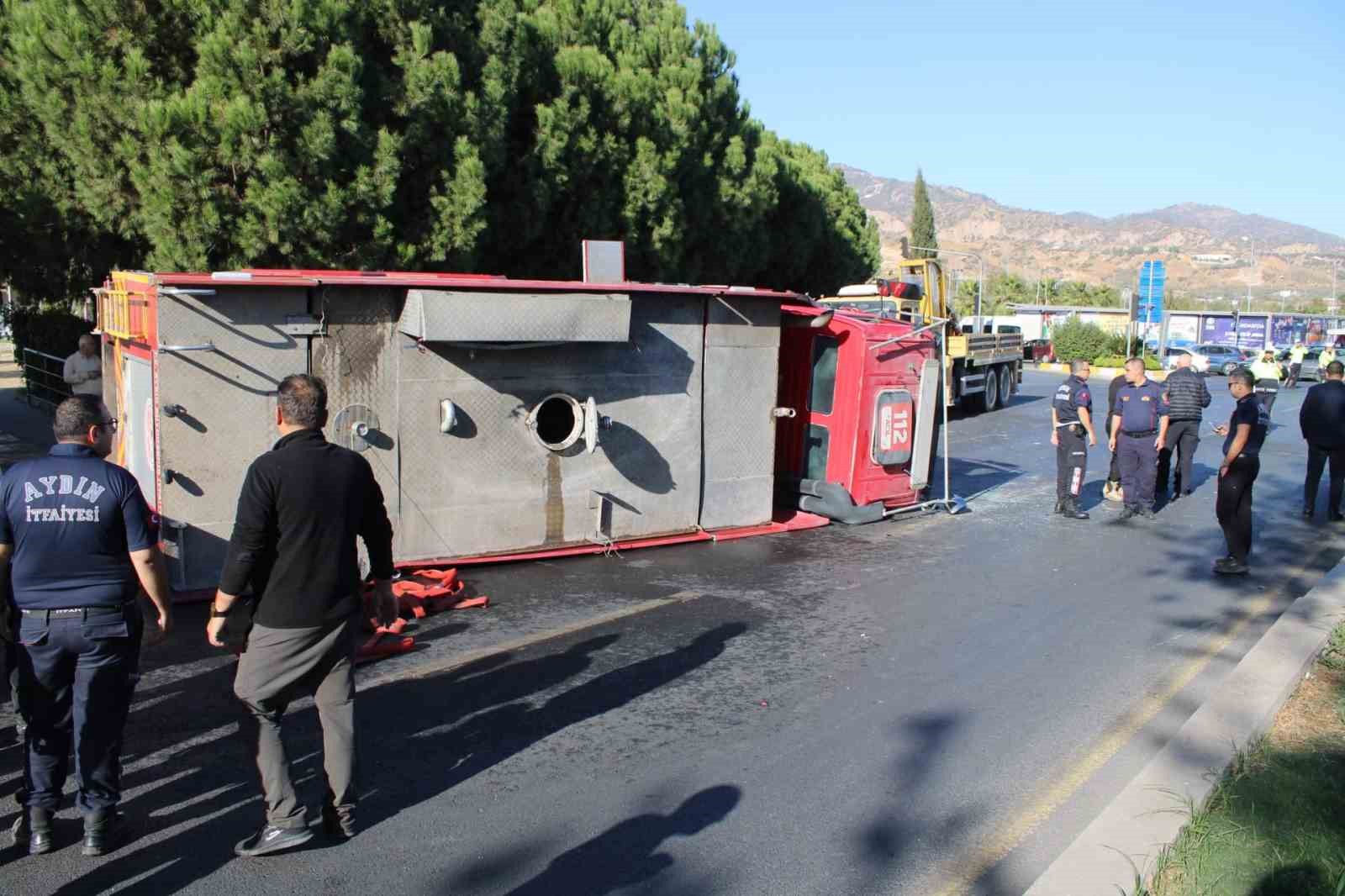 Aydın’da itfaiye aracı ile otomobil çarpıştı
