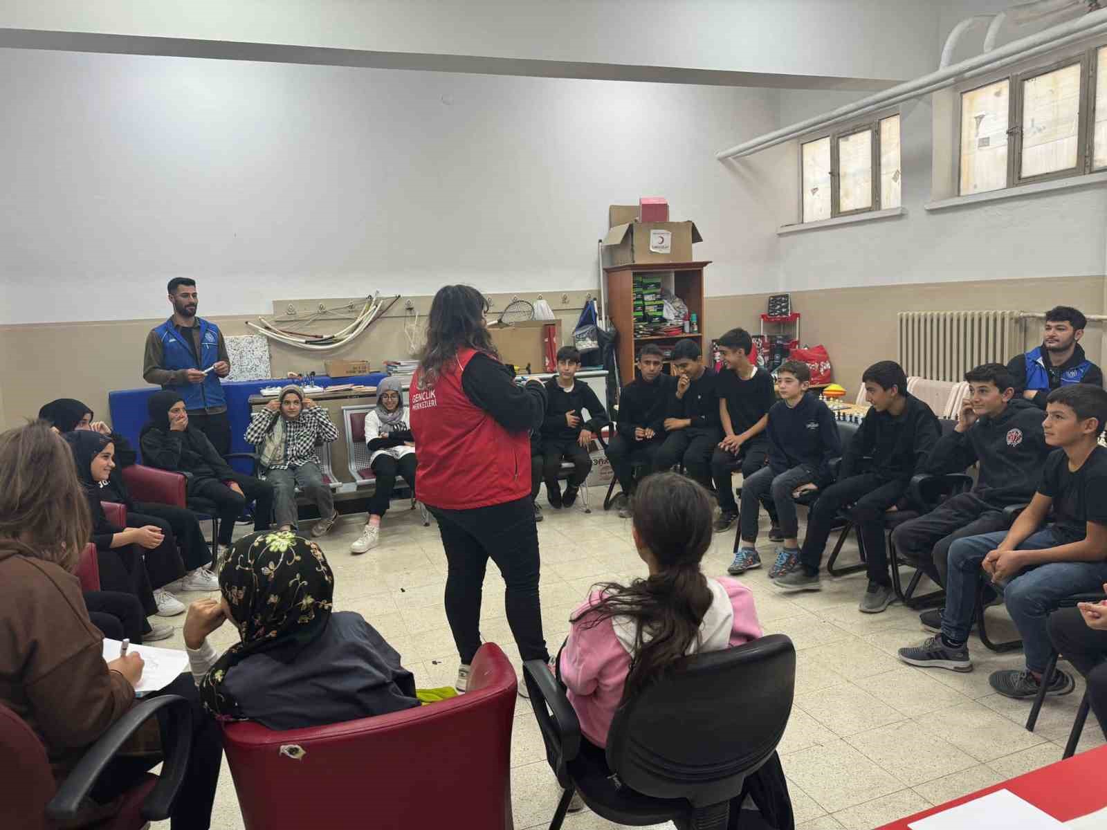 Elazığ’da ’arkadaşımdan öğreniyorum’ ilk yardım eğitimi
