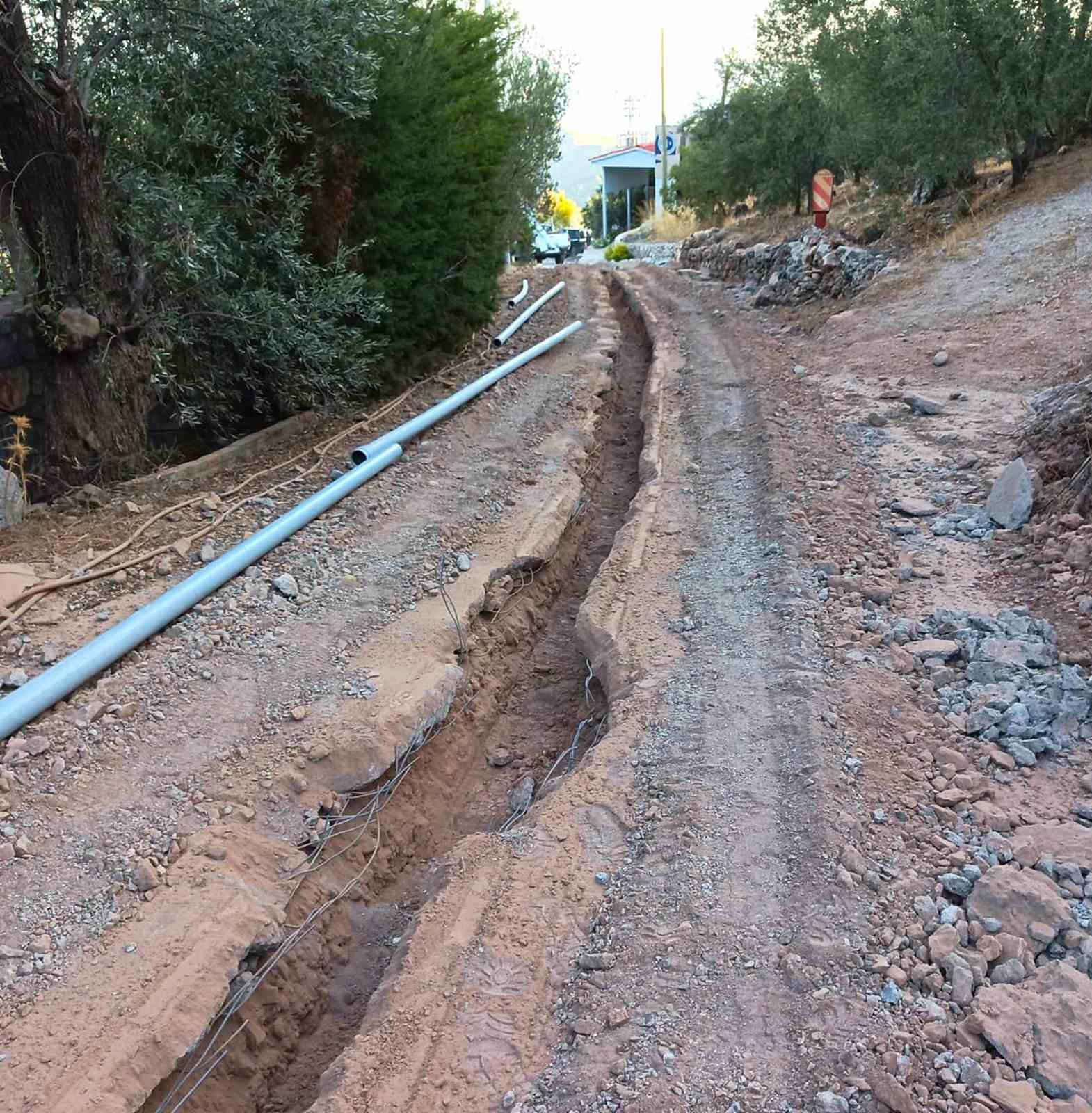 Fethiye’de eskiyen içme suyu hatları yenileniyor
