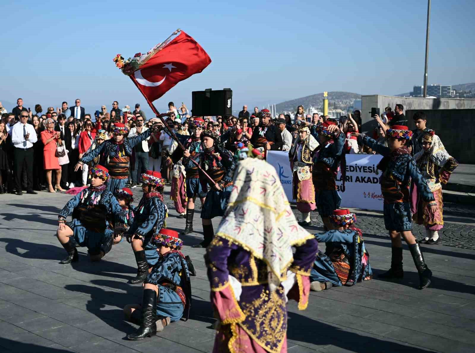 Kuşadası’nda Cumhuriyet Bayramı coşkuyla kutlandı
