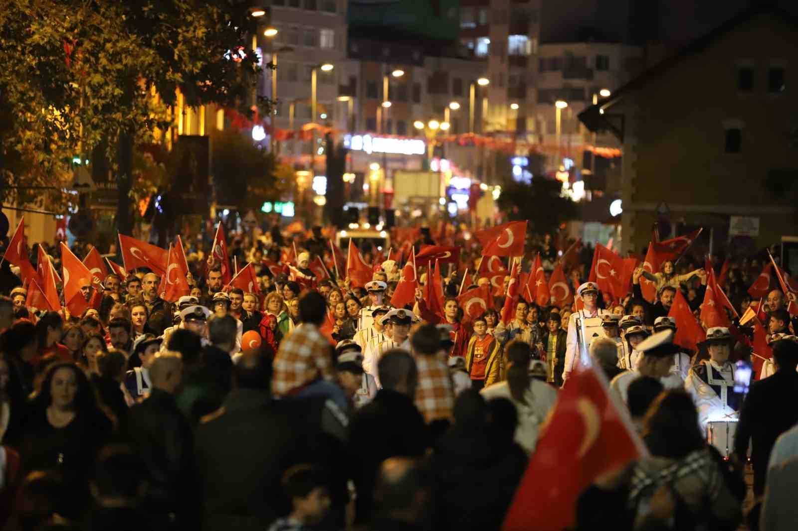 Bandırma’da  Gece Yolcuları  rüzgarı
