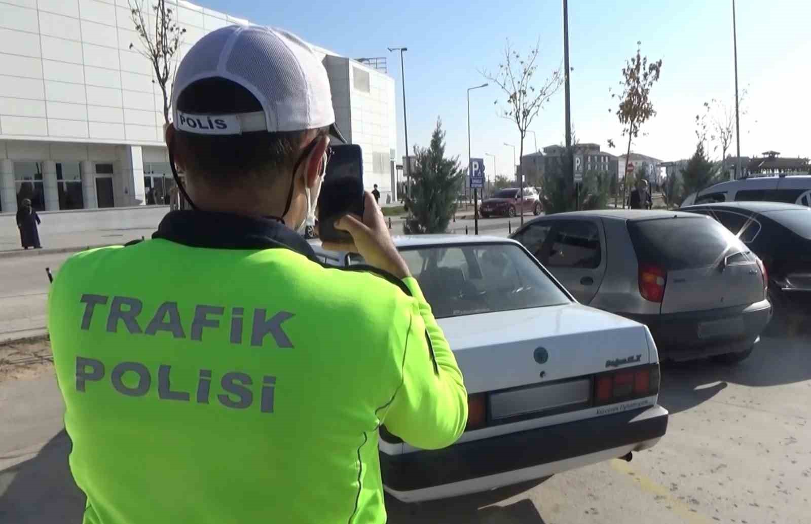 Aksaray’da engelli park yerine araç bırakan sürücülere af yok
