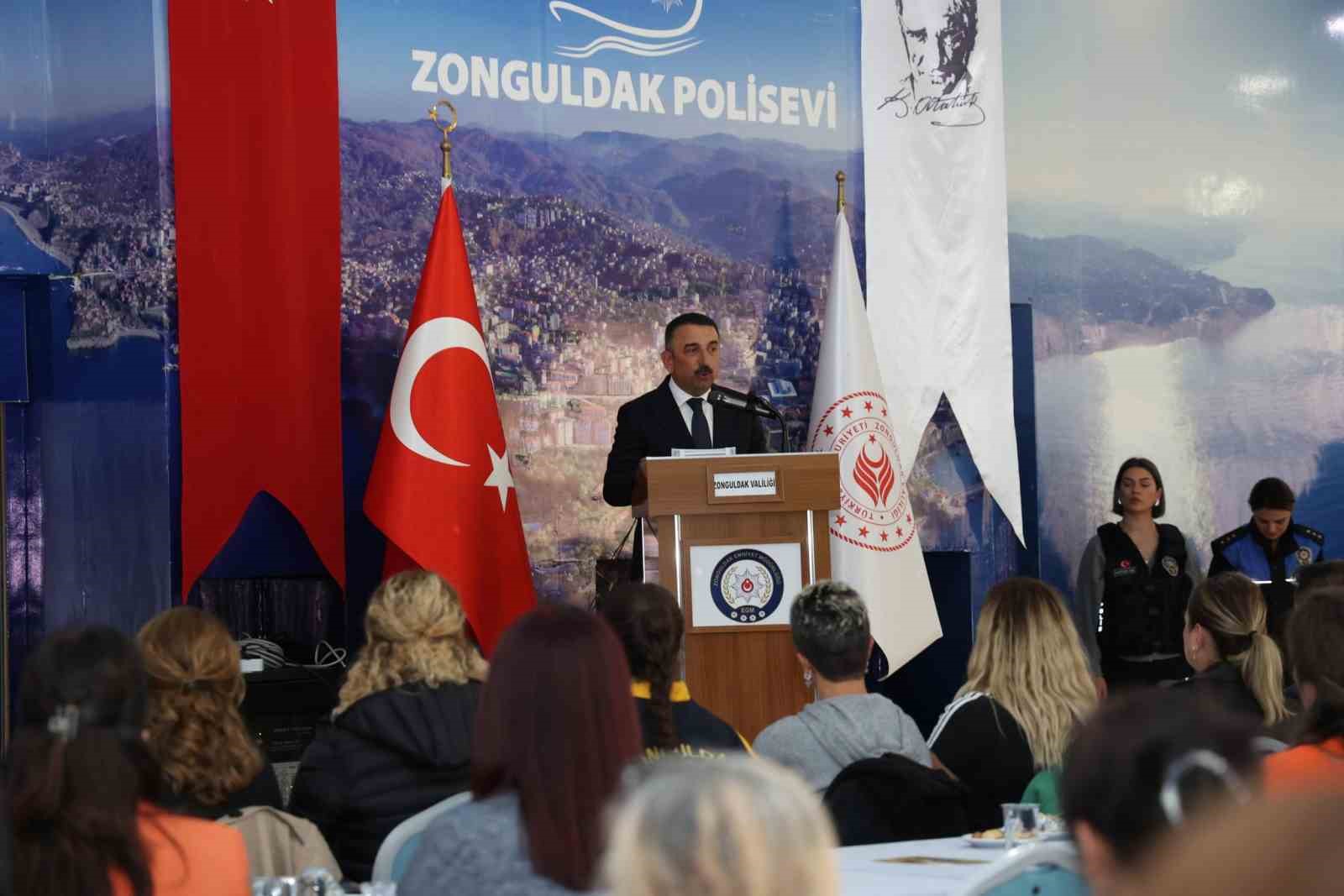 Zonguldak’ta  En İyi Narkotik Polisi Anne  toplantısı yapıldı
