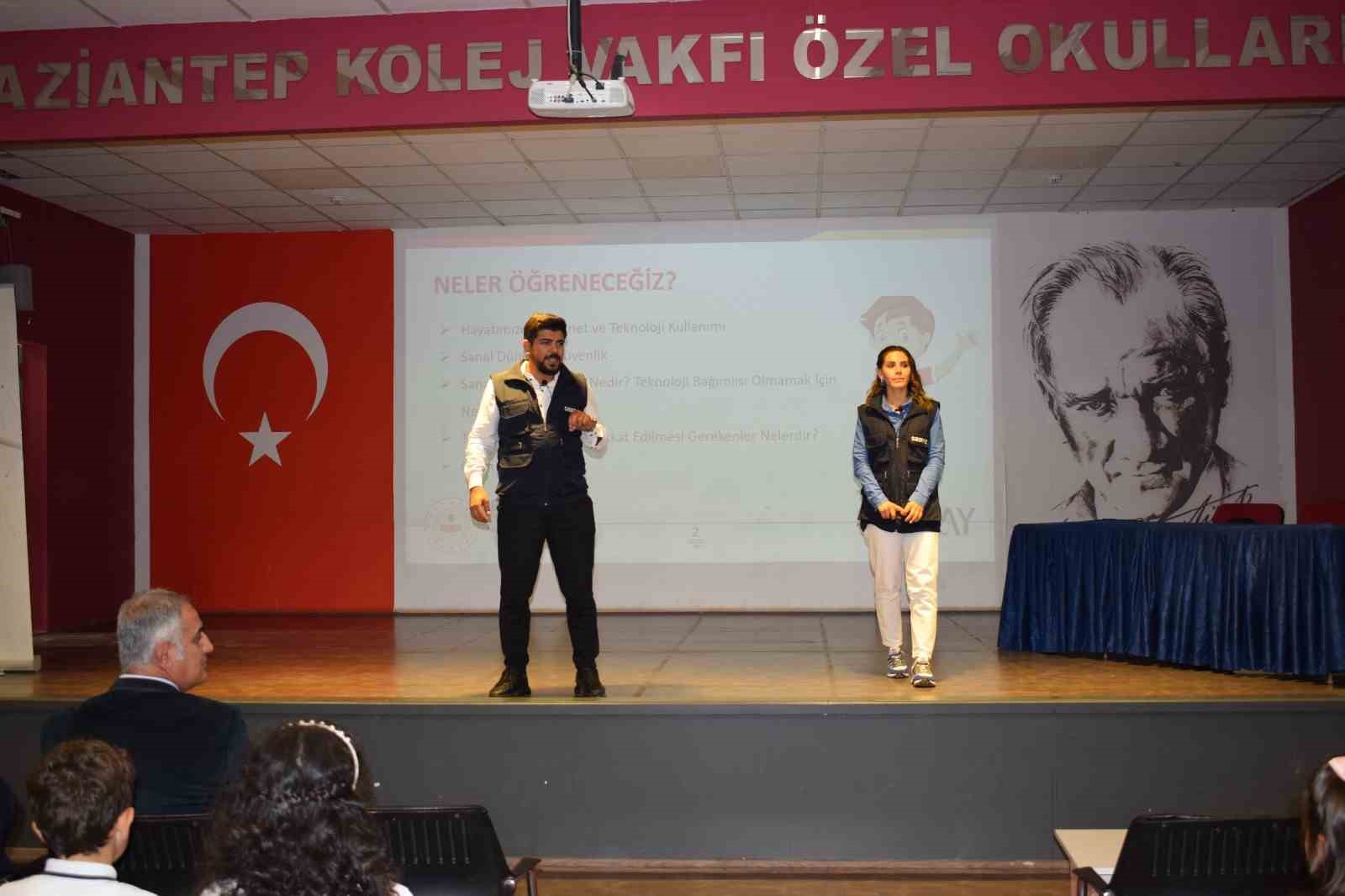 Siber Suçlar, Teknoloji Bağımlılığı ve Bilinçli Teknoloji Kullanma konulu seminer verdi
