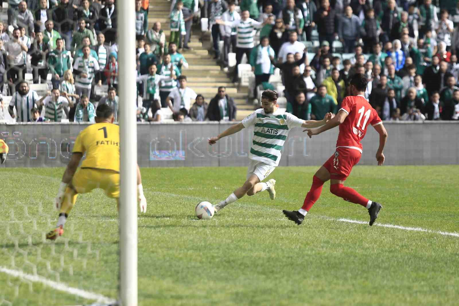 Nesine 3. Lig: Bursaspor: 4 - Kuşadasıspor: 1
