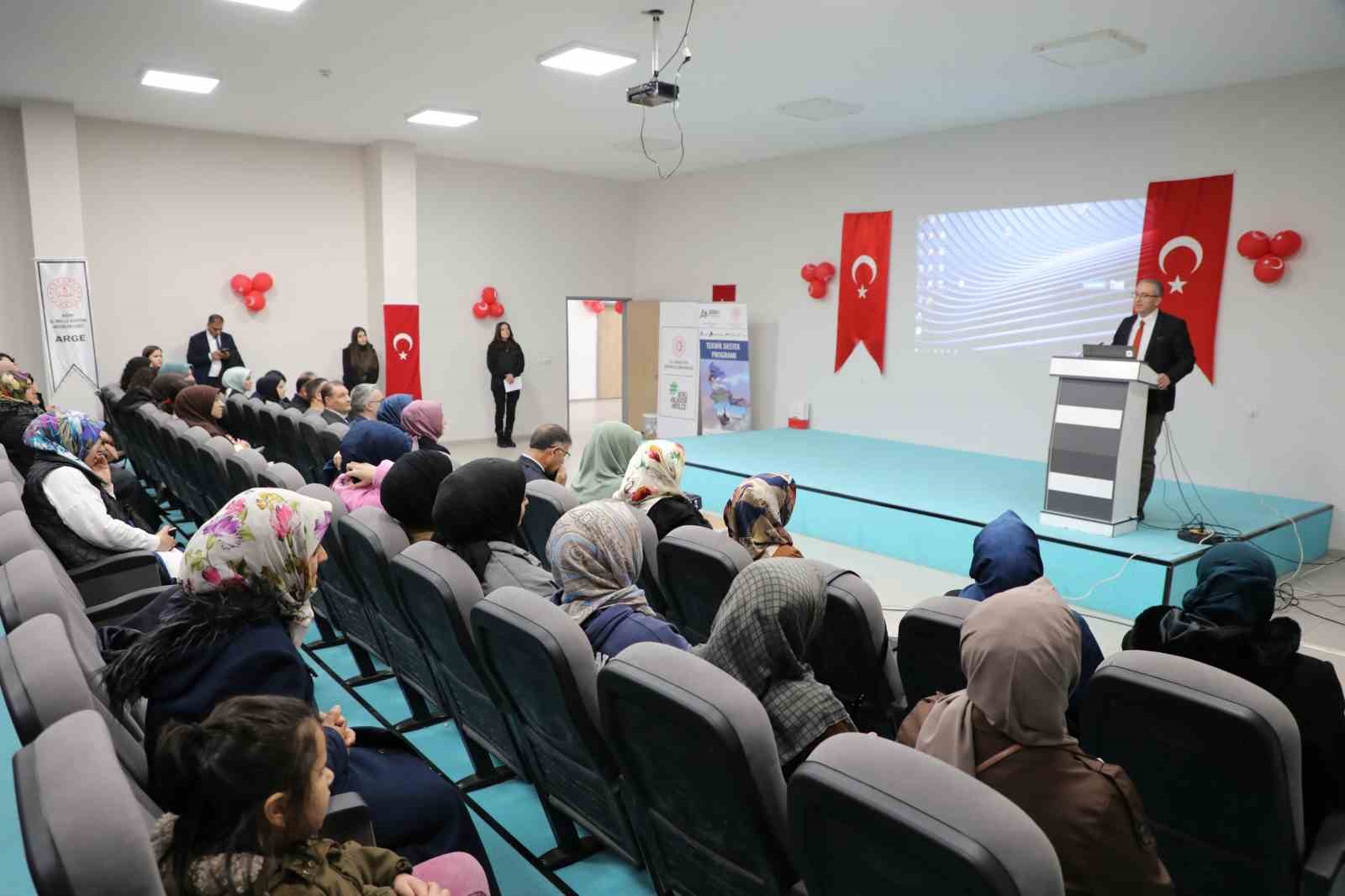 Ağrı’da kadınlara yönelik  Anne Akademisi Projesi  ile mesleki ve kişisel gelişim desteği
