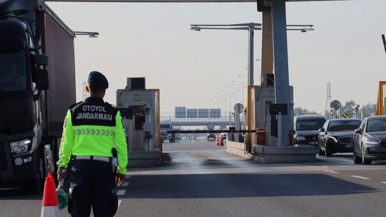 Jandarmanın trafik denetiminde 766 araç ve 266 sürücü trafikten men edildi
