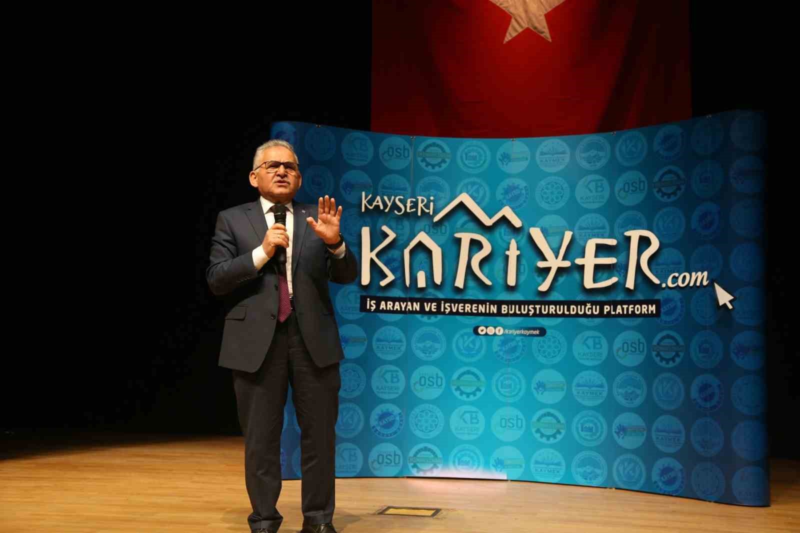 Başkan Büyükkılıç:  Kayseri kariyer merkezimiz 1 ayda 305 kişiye istihdam sağladı 
?v=1