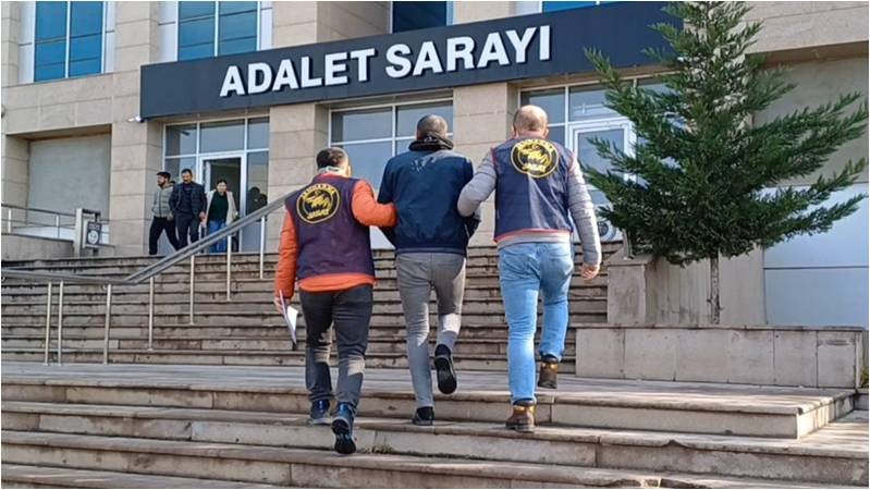 30 yıl kesinleşmiş hapis cezası ile aranan şahıs yakalandı
