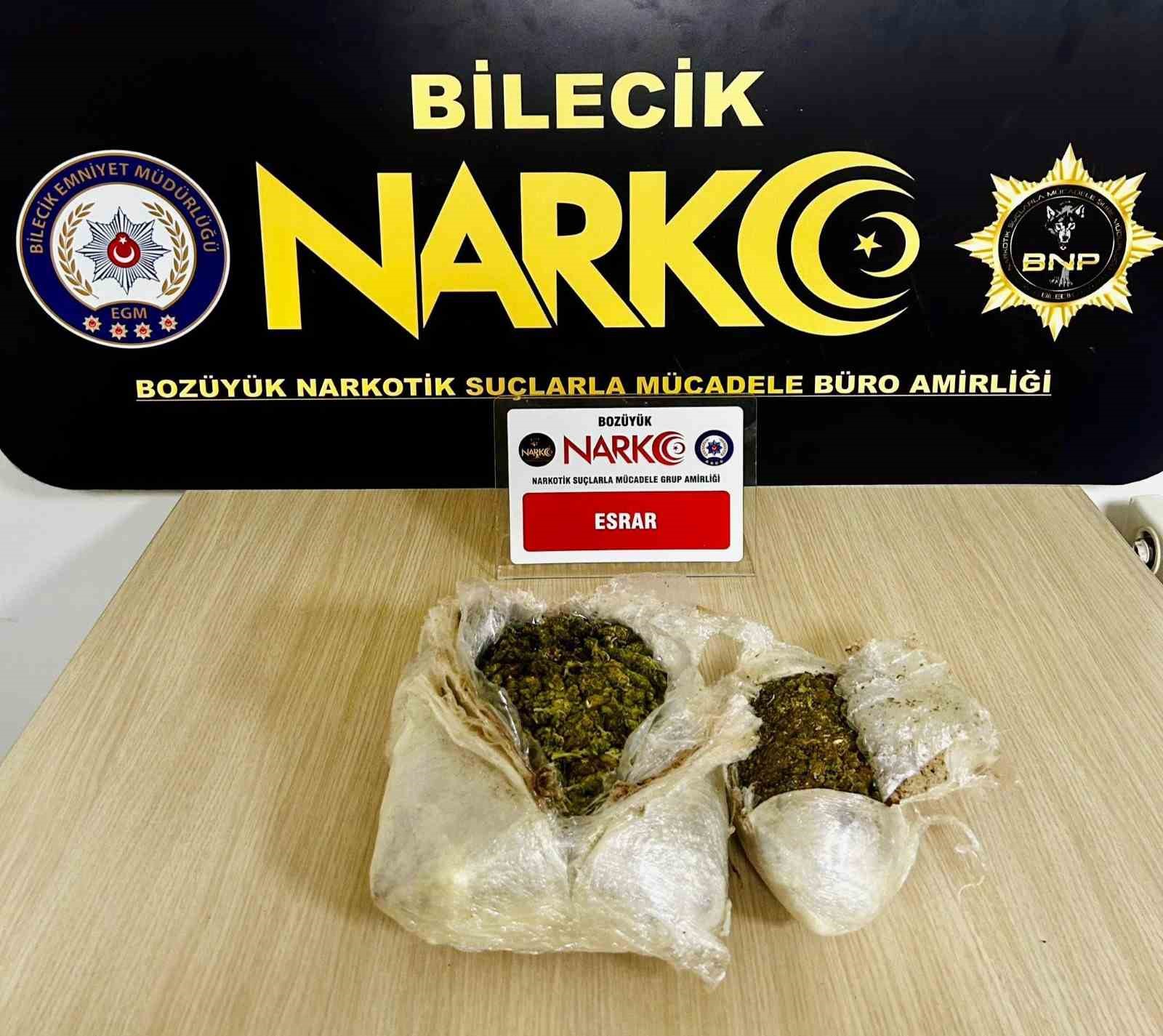 Otobüste 833 gram esrar maddesi ile yakalandı
