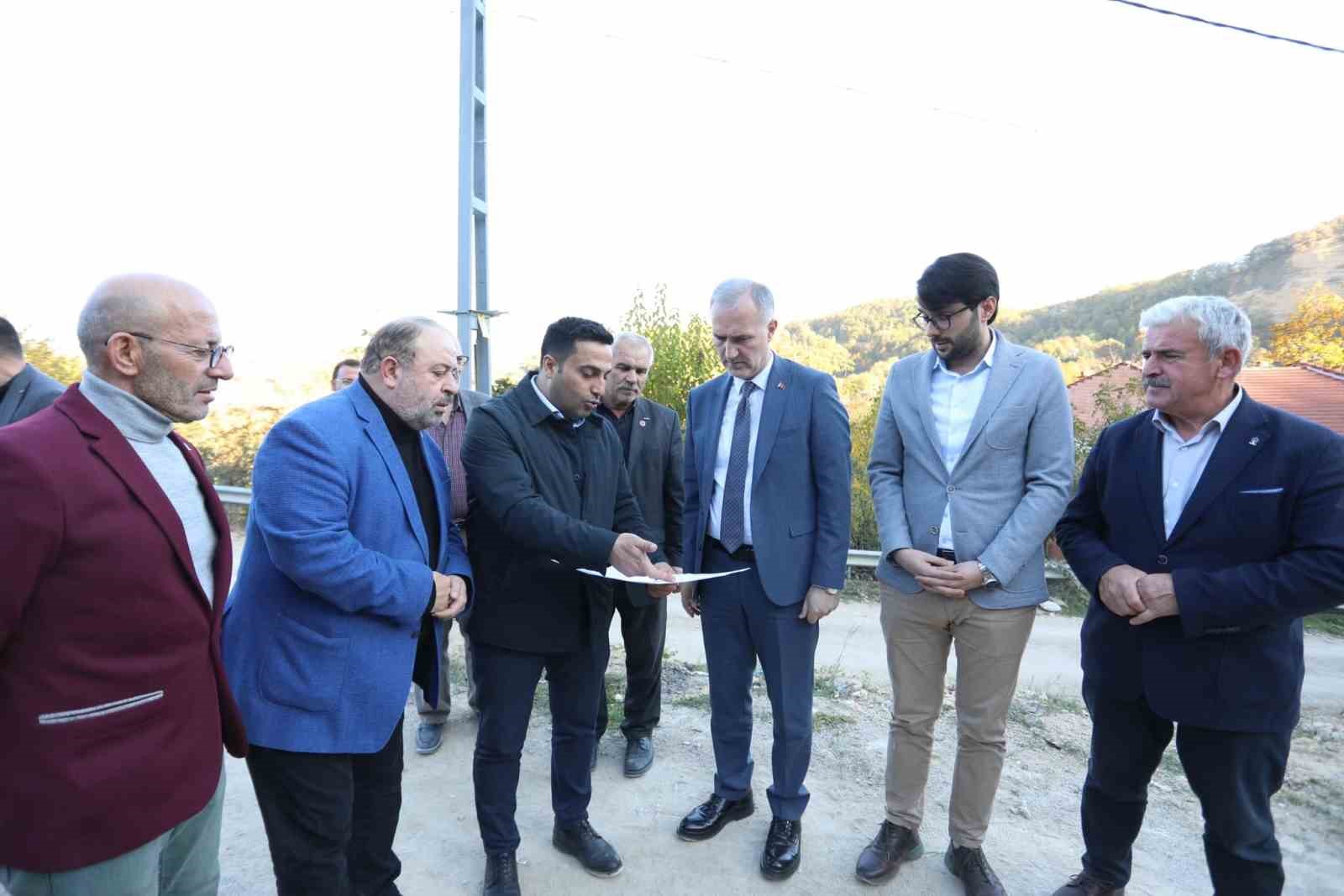 Bahariye Mahallesinde yollar parke taşla kaplanıyor
