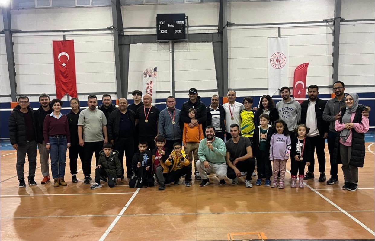 Çaycuma’da Badminton turnuvası düzenlendi
?v=1