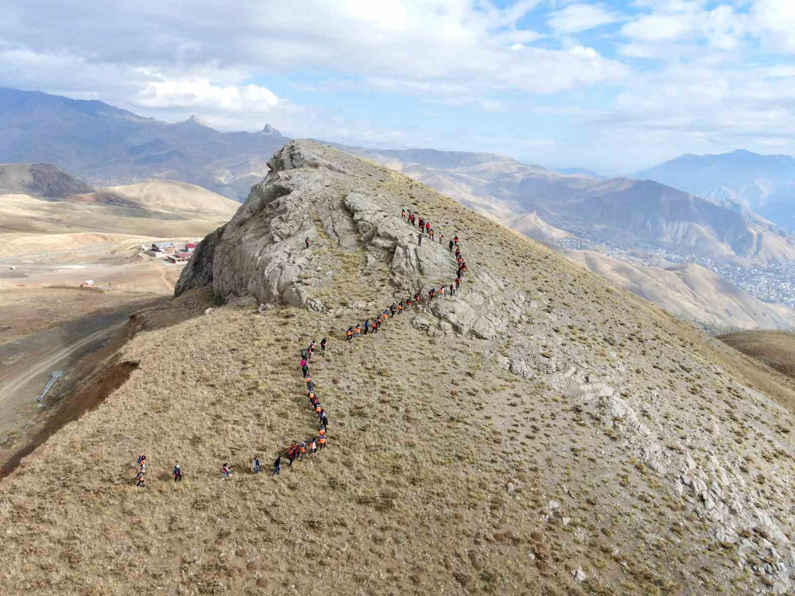 Hakkari’de AFAD gönülleri yaşanabilecek afetlere karşı eğitimden geçti
