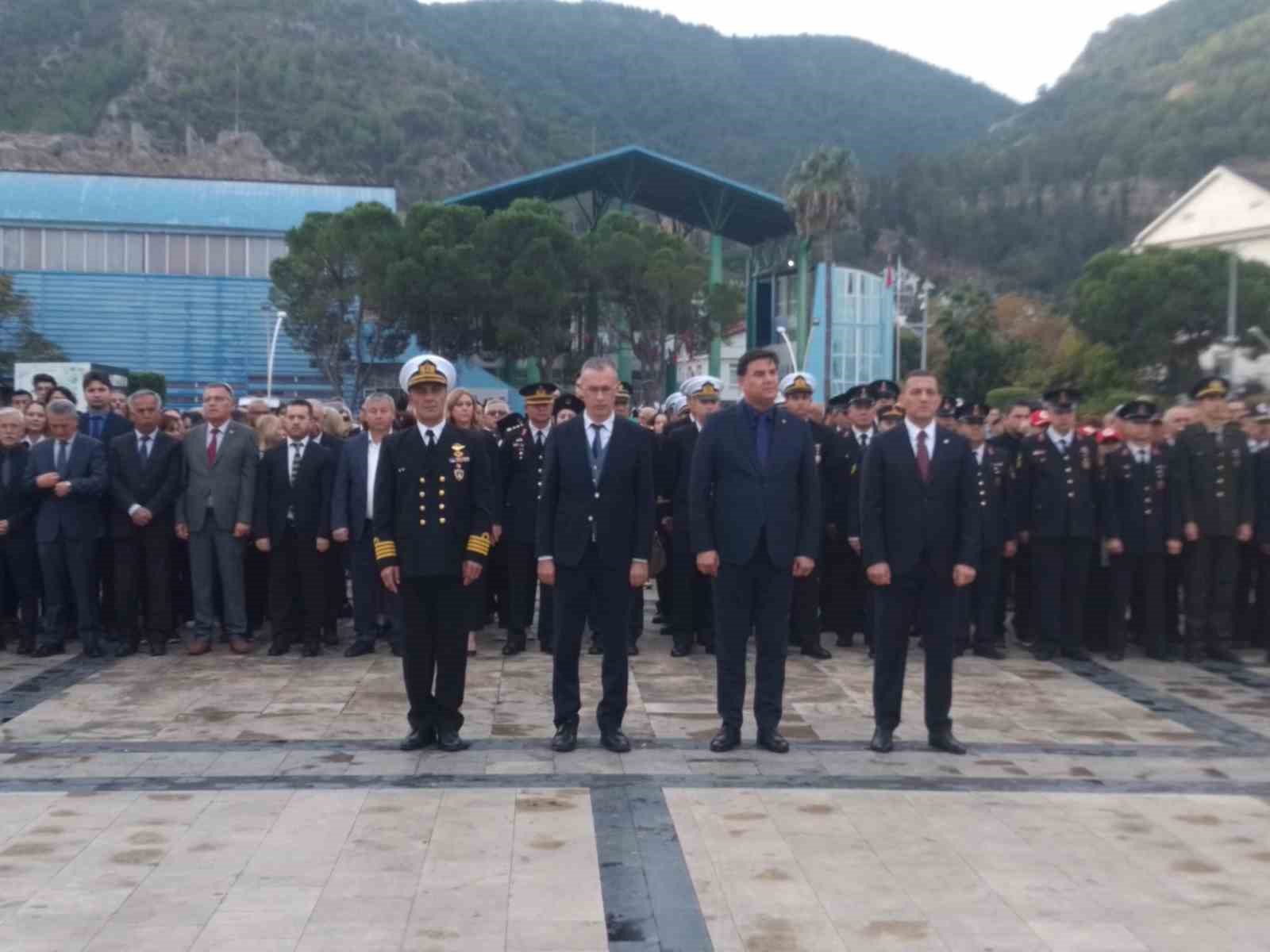 Atatürk Fethiye’de saygı ve özlemle anıldı
?v=1