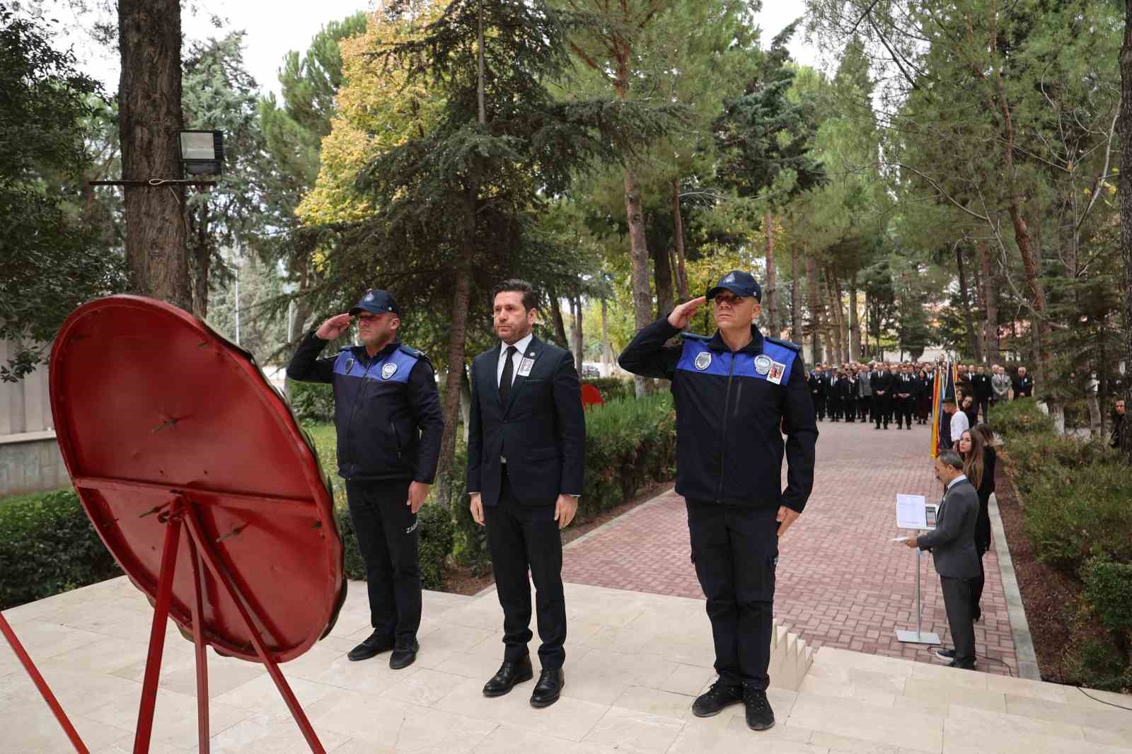 Başkan Tatık; “Atatürk’ün hayalini kurduğu Türkiye’yi geleceğe taşımak, bizlerin en büyük sorumluluğudur”
