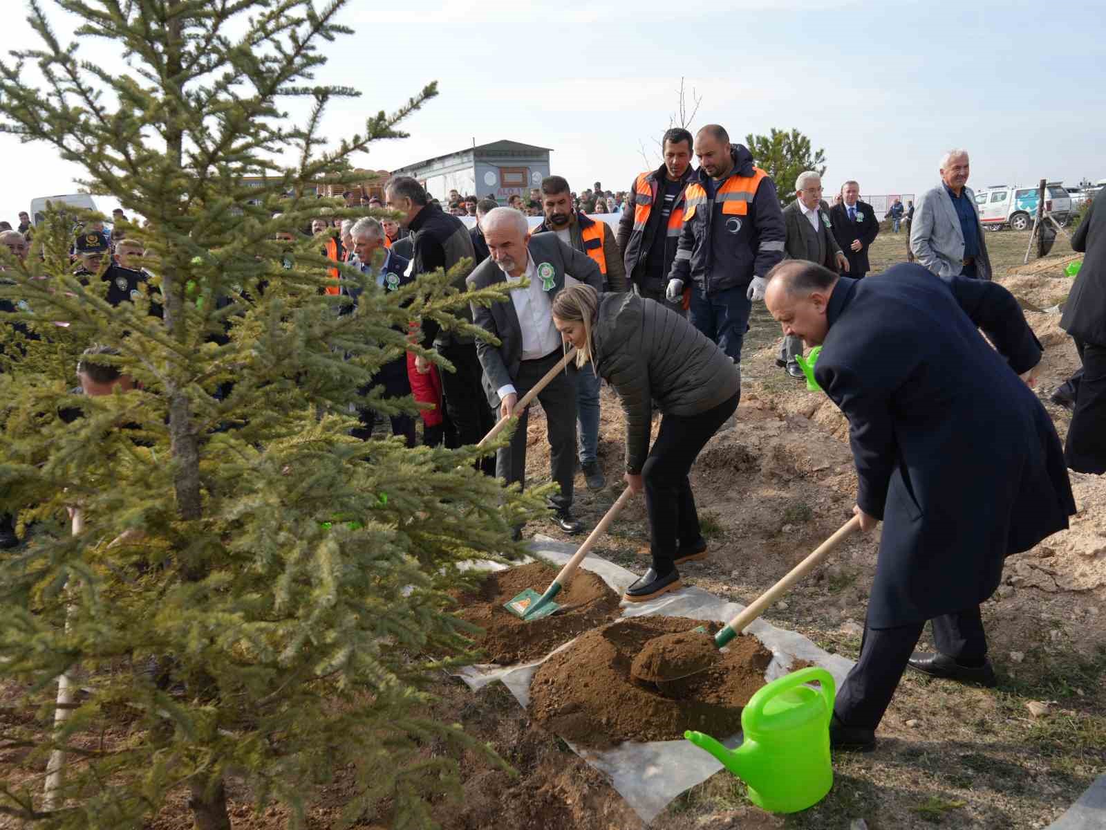 Yaslıkaya: “Kastamonu ormanlarının 23,5’i ağaçlandırmalarla elde edilmiştir”
?v=1