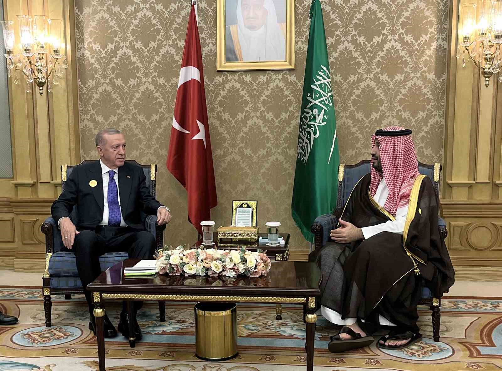 Cumhurbaşkanı Erdoğan, Suudi Arabistan Veliaht Prensi Muhammed Bin Selman ile görüştü
