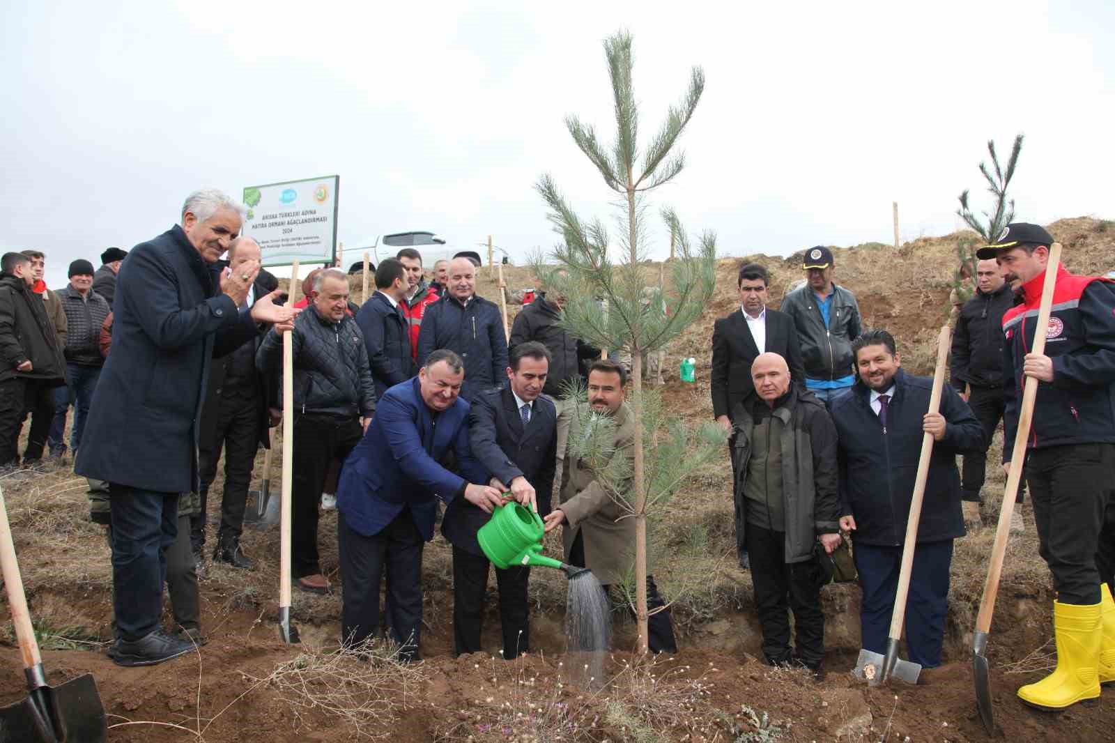 DATÜB Ahlat’ta ‘Hatıra Ormanı’ oluşturdu
?v=1