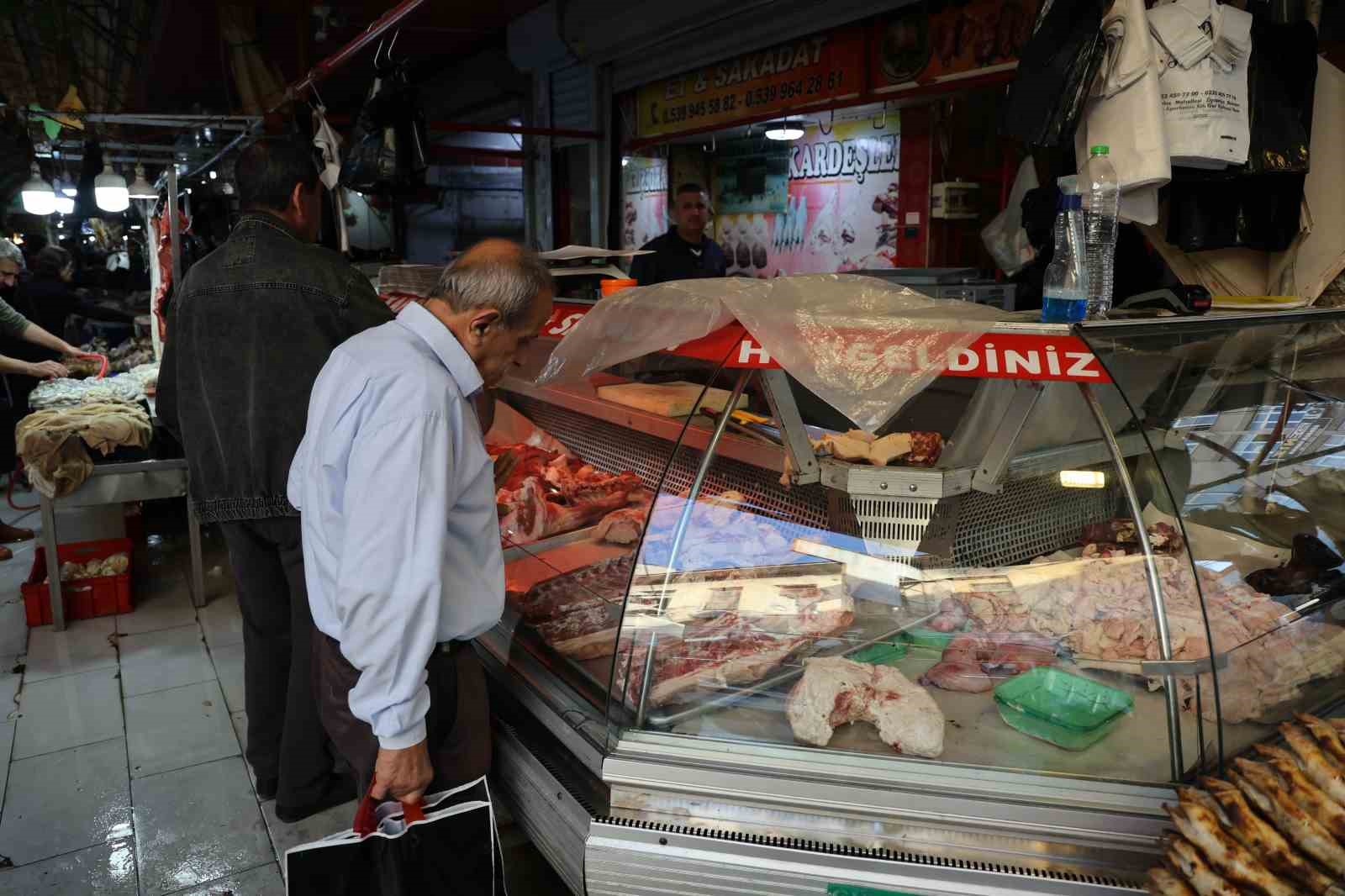  Senden aldığım et ile zehirlendim  diyerek kasapları dolandırdılar
