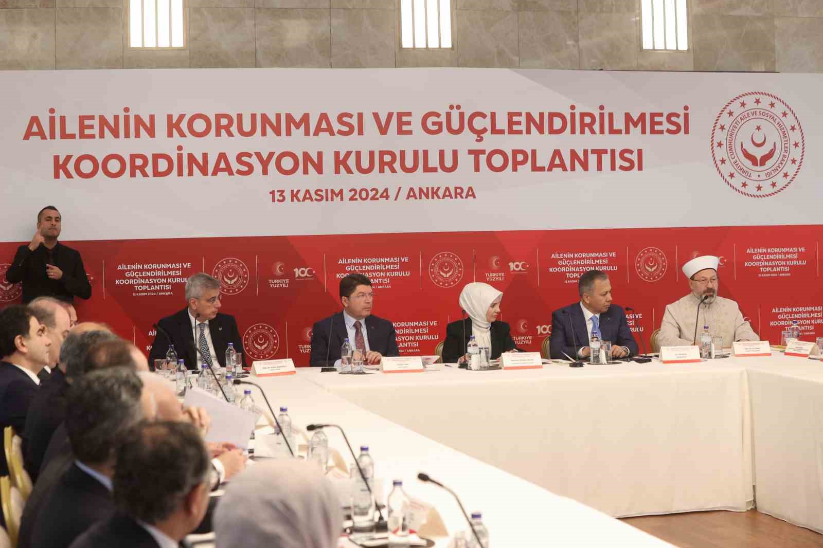 Diyanet İşleri Başkanı Erbaş: “Aileyi tehdit eden her türlü düşünce karşısında sağlam bir duruş sergilemek hayati bir sorumluluktur”
?v=1