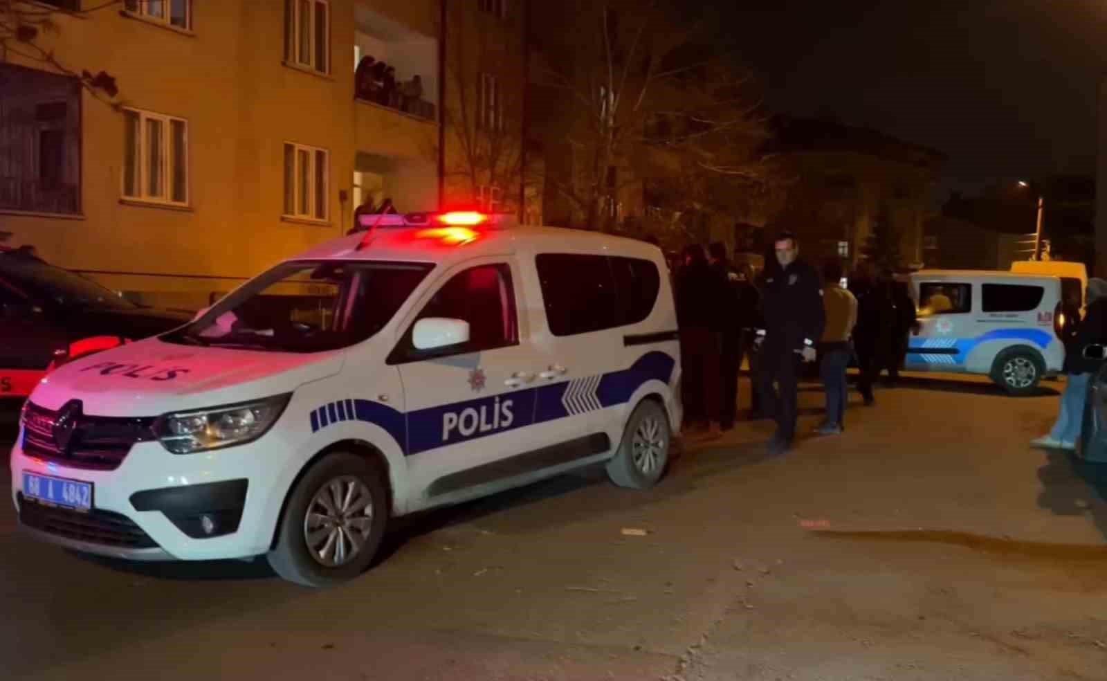 Havai fişekli asker eğlencesine polis baskını
