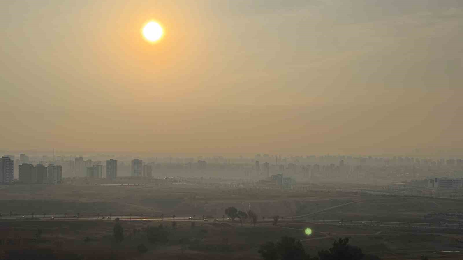 Adana’da sis etkili oldu
