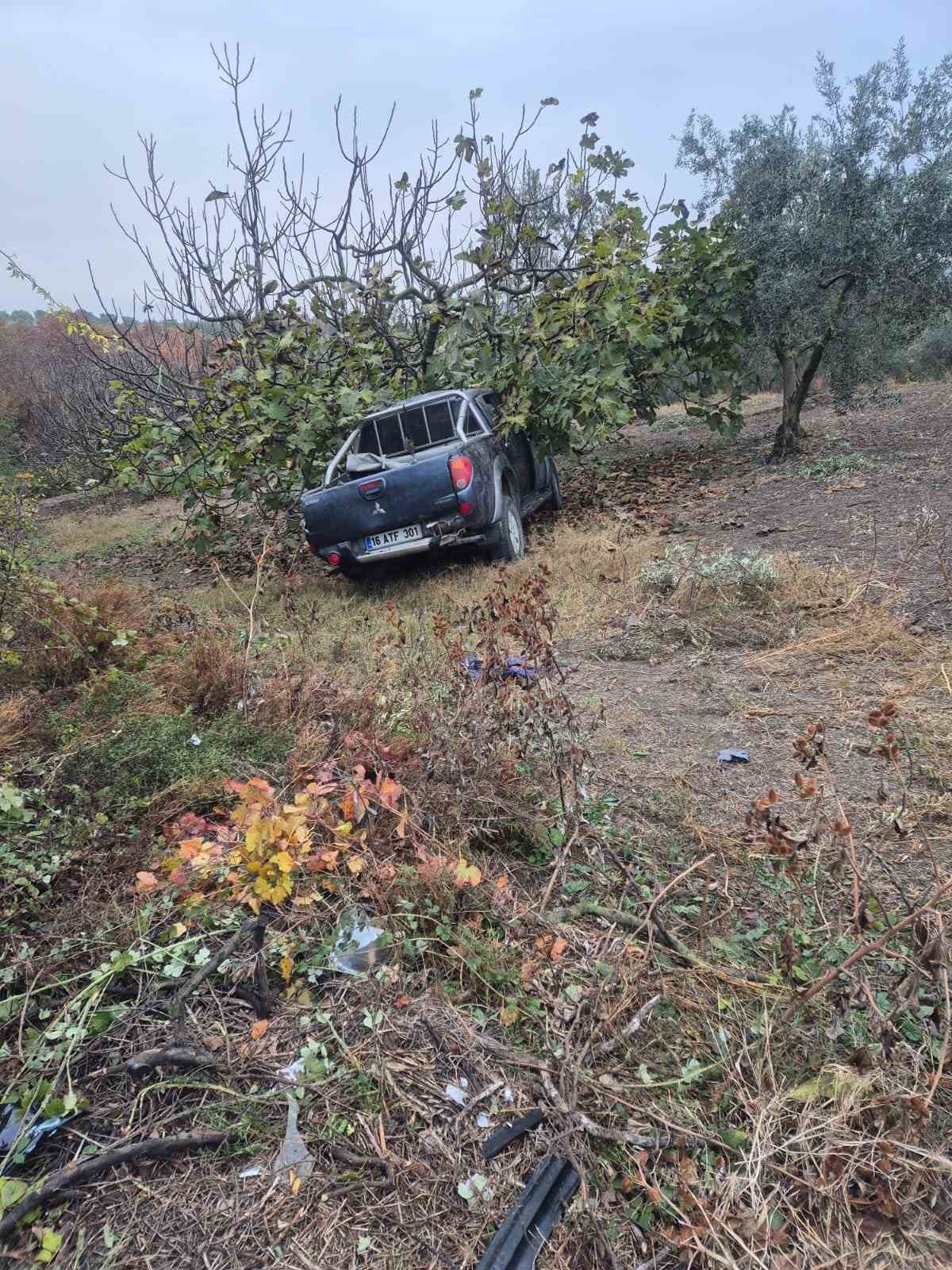 İşçileri taşıyan kamyonet ağaca çarptı: 1 ölü, 7 yaralı
?v=1