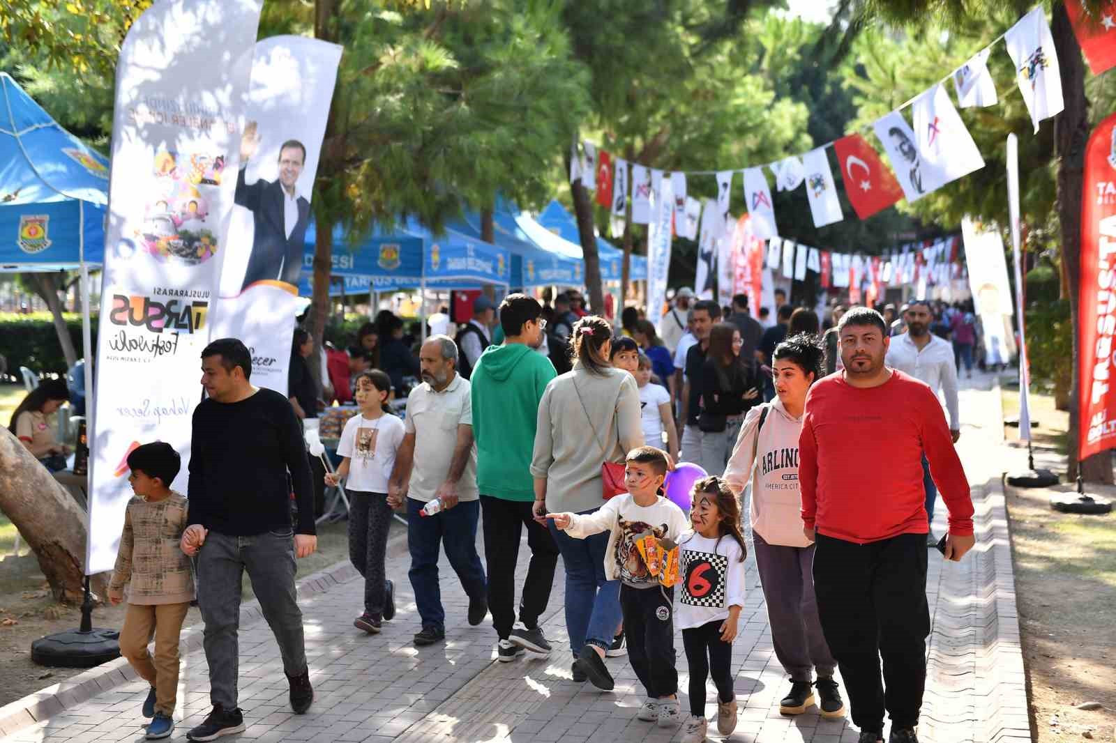 Tarsus Festivali esnafın yüzünü güldürdü
?v=1