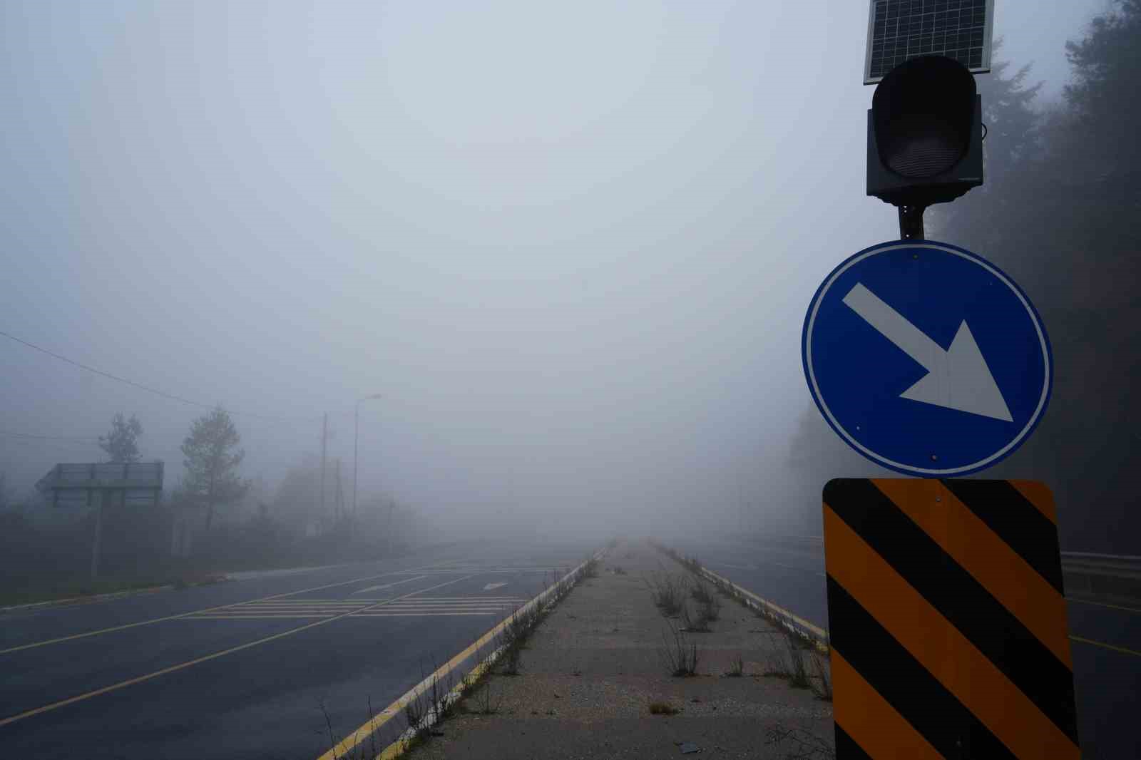 Bolu Dağı’nda göz gözü görmüyor: Görüş mesafesi 20 metre
?v=1