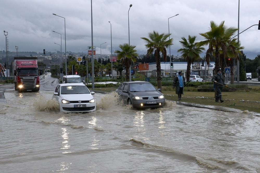 Aydın’a kuvvetli yağış uyarısı
?v=1