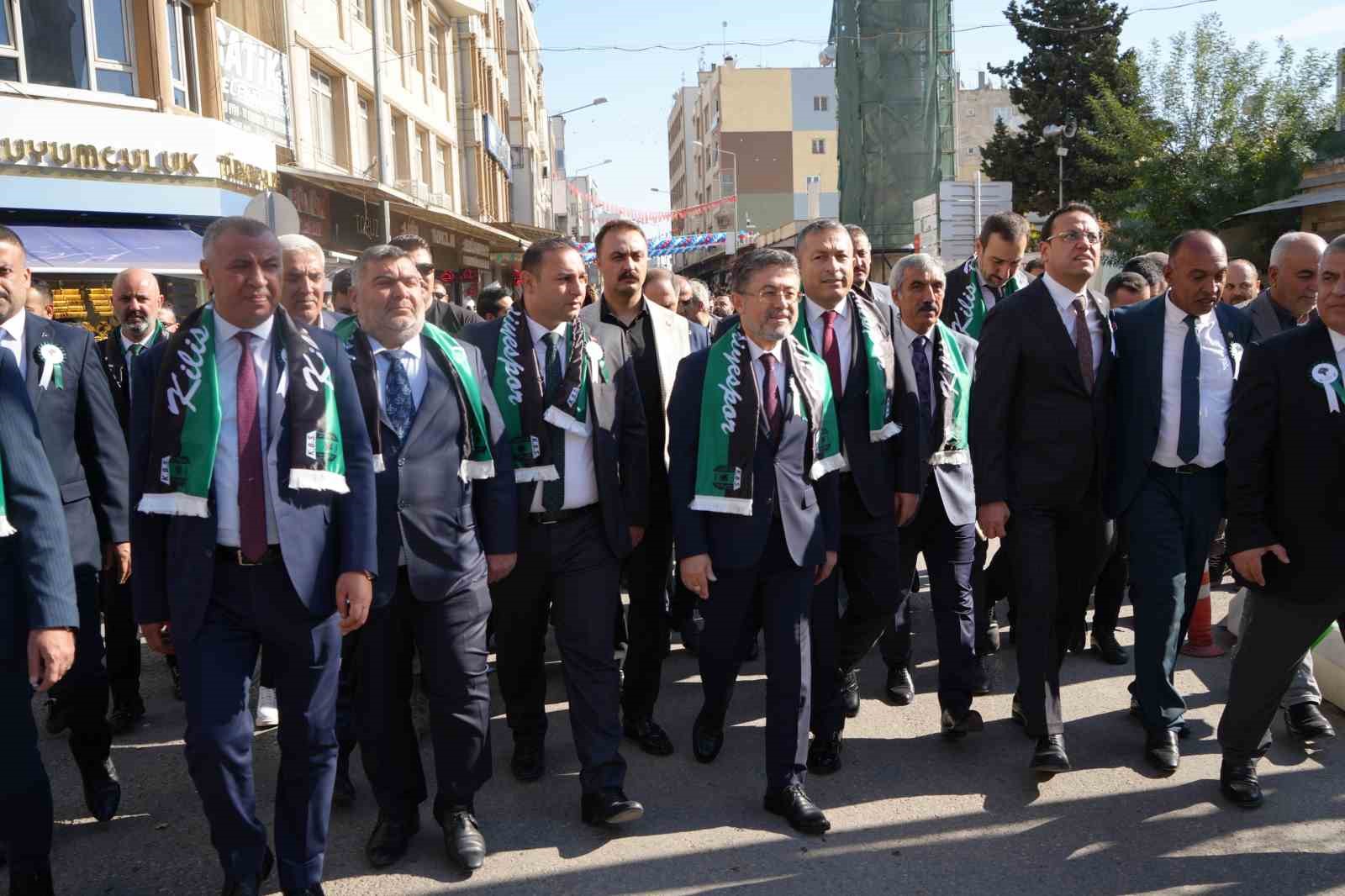 Bakan Yumaklı, Kilis’te zeytin festivaline katıldı
?v=1