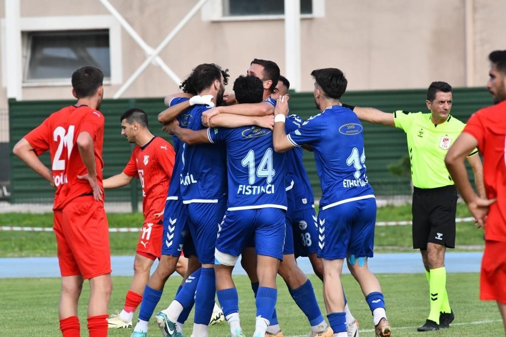 Erciyes 38 FK - Edirnespor maçını Taha Onat yönetecek
?v=1