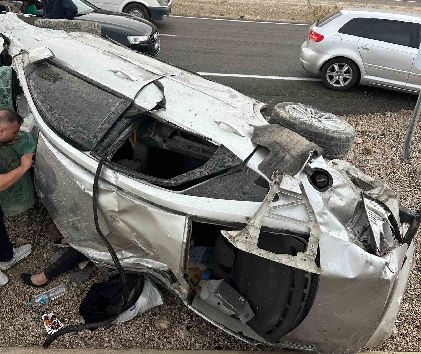 Malatya’da kontrolden çıkan araç şarampole devrildi: 5 yaralı
?v=1