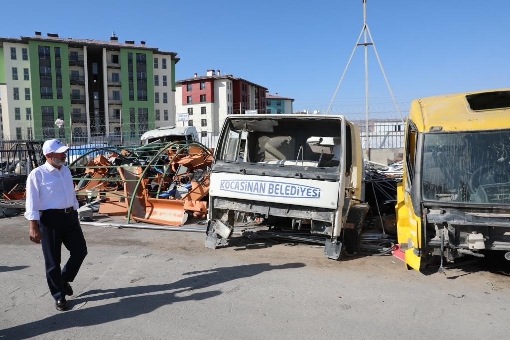 Başkan Çolakbayrakdar: “Kendi ürettiklerimizle rekor üstüne rekor tasarruf elde ettik”
?v=1